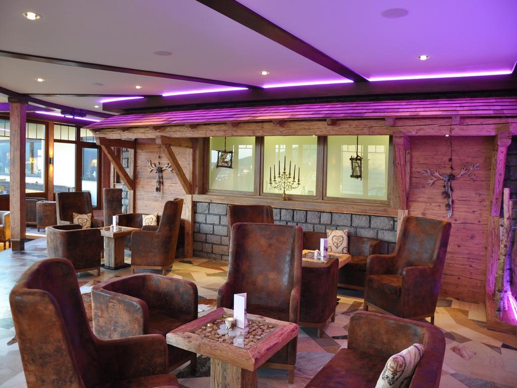 Wellness- Und Ferienhotel Waldesruh โบเดนไมส์ ภายนอก รูปภาพ