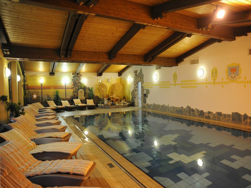 Wellness- Und Ferienhotel Waldesruh โบเดนไมส์ ภายนอก รูปภาพ